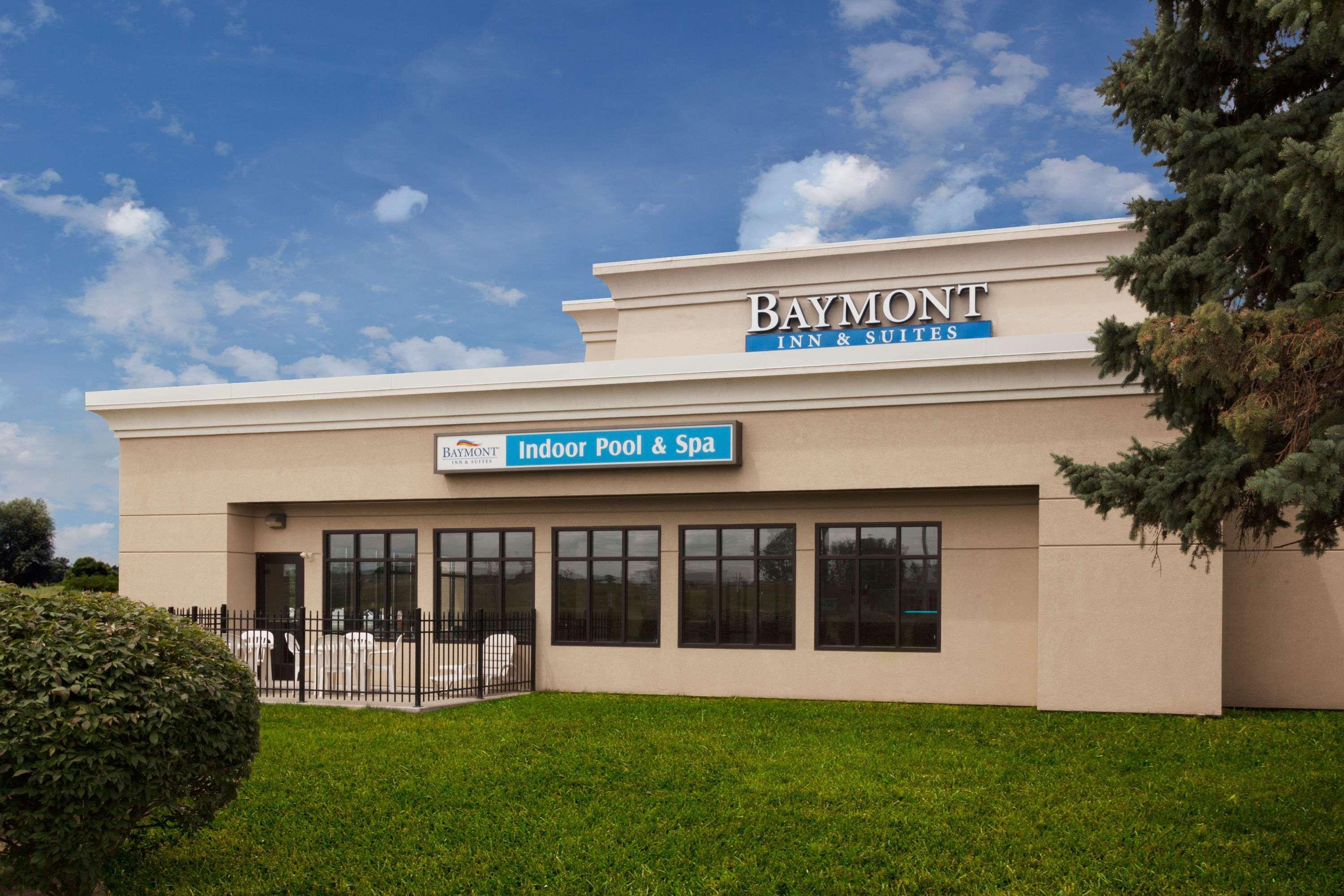 Baymont By Wyndham St. Joseph/Стивенсвилл Экстерьер фото